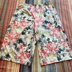 Women’s Athleta Cropped Lightweight Pants, size large, floral print